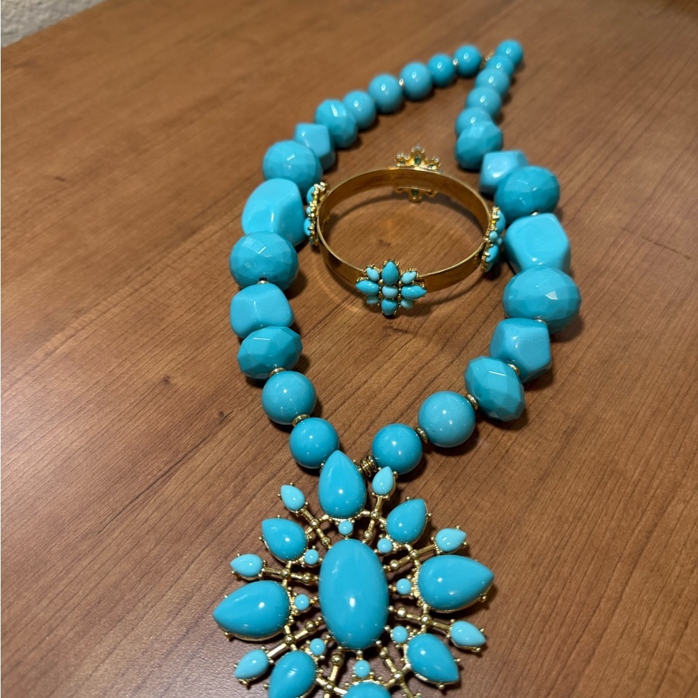 Chunky Turquoise/Gold Beaded Necklace With Big Pendant Accent Matching Bracelet - Picture 2 of 6